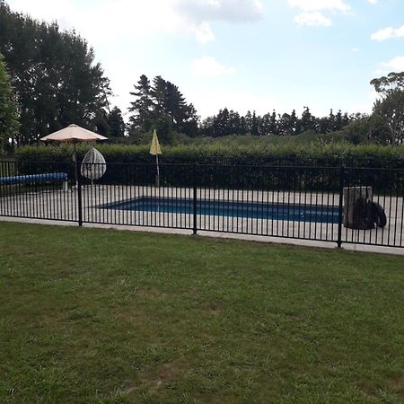 Rural Gordonton Sleepout Villa Хамилтън Екстериор снимка